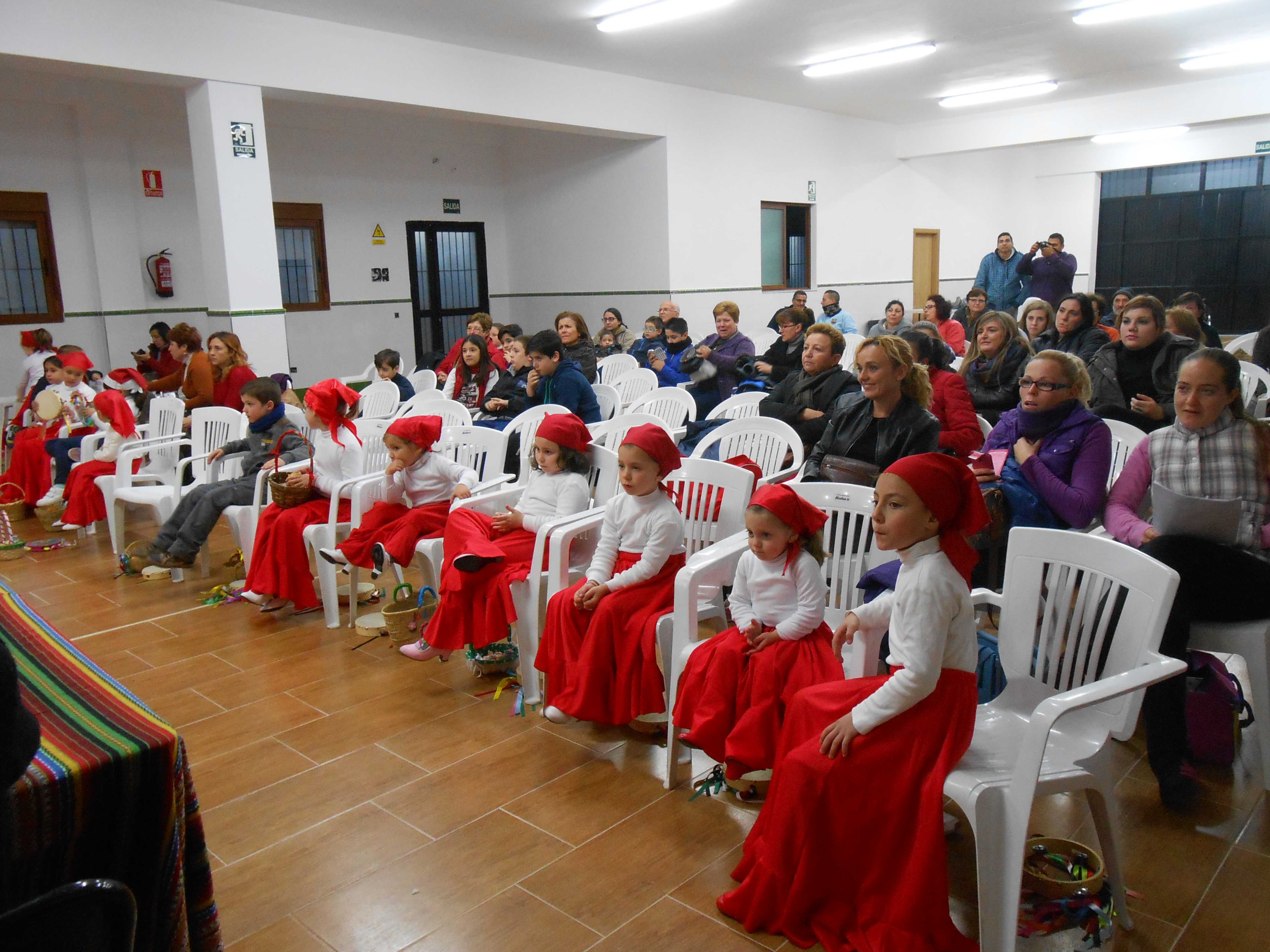 Fiesta de Navidad de los talleres culturales de Alcolea 2014