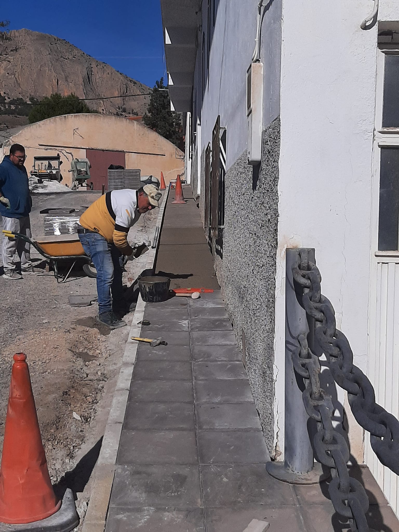 ACTUACION EN CALLE AZUCENA.